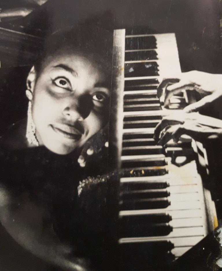 Numidia Vaillant Piano Woman Jazz