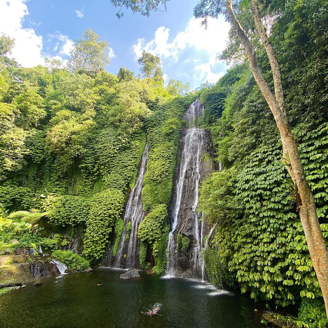 Banyumala (Twin Waterfall)