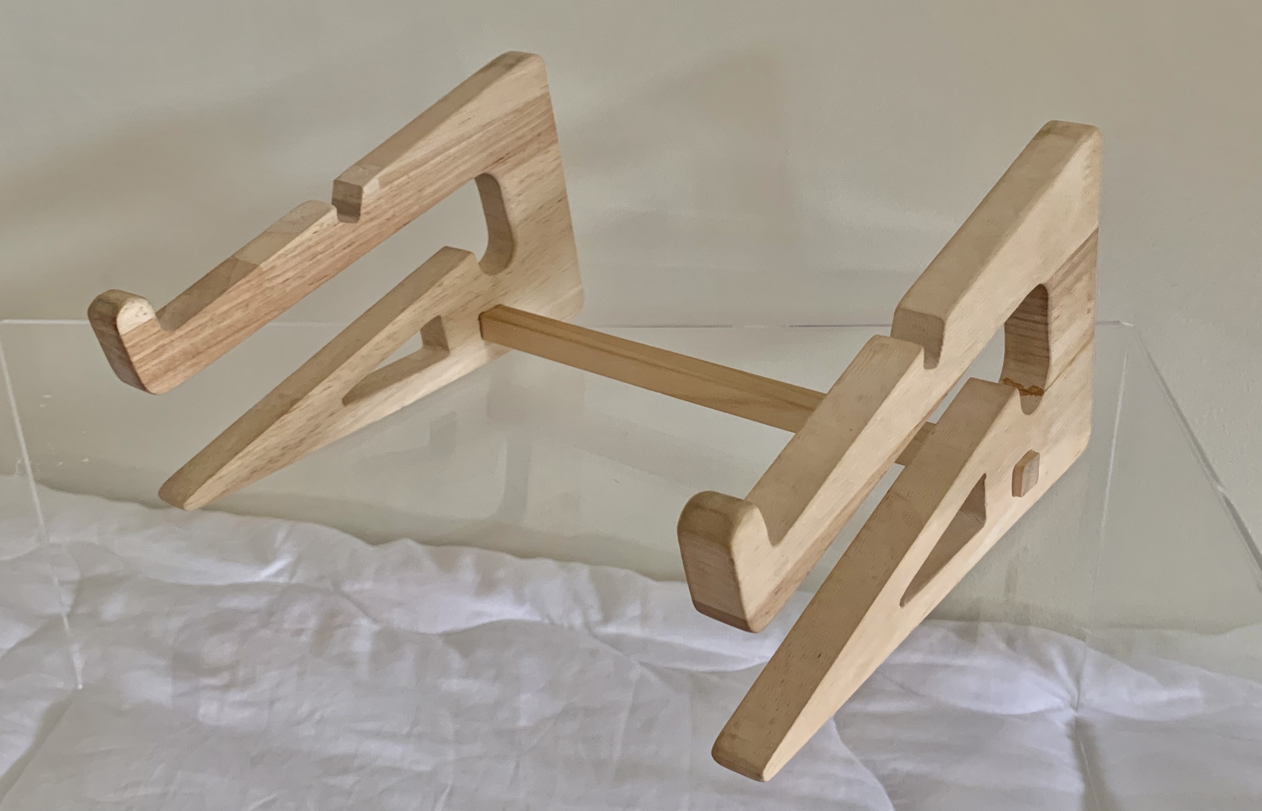 ✿ wooden laptop stand