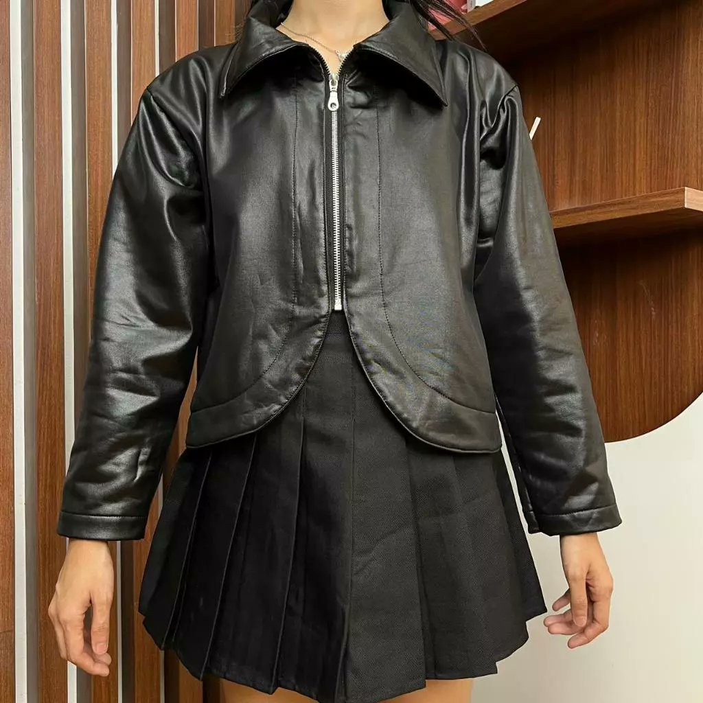 10.Zipper semi leather jaket
