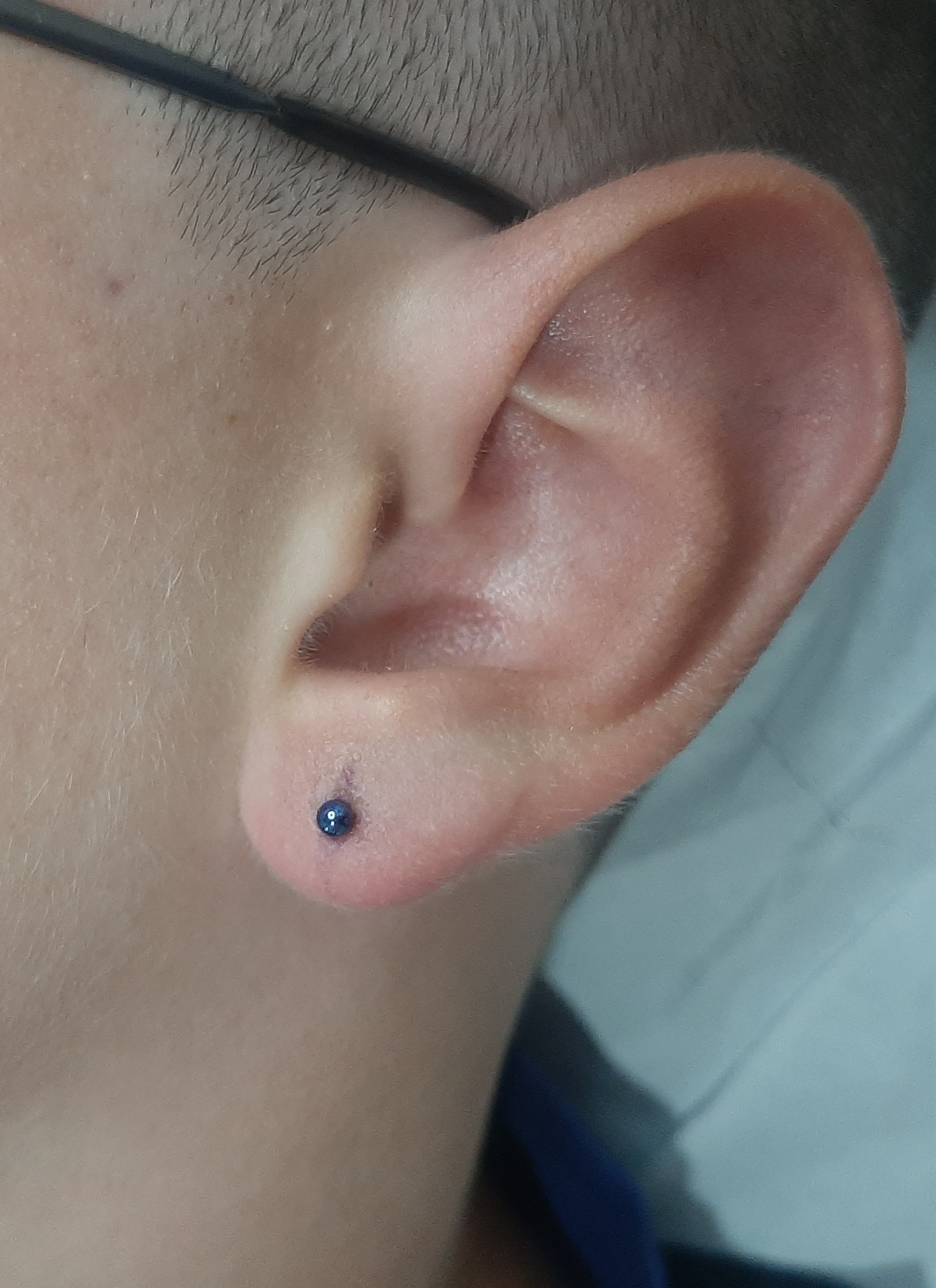 Ear lobe piercing 👂